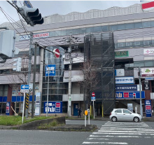 看板製作 東京 足場を組んでの看板取付作業